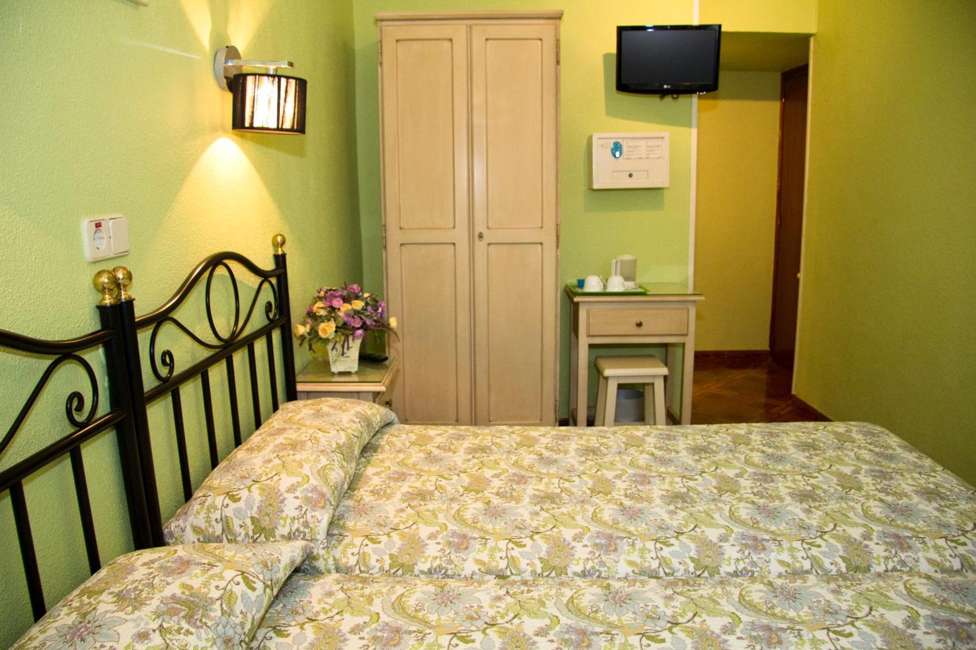 โฮสทัล ลอส อัลเปซ Hotel มาดริด ห้อง รูปภาพ