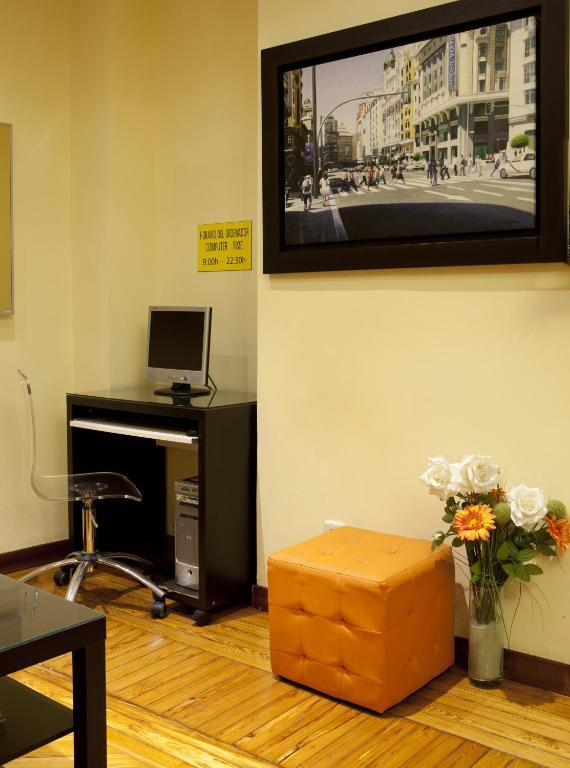 โฮสทัล ลอส อัลเปซ Hotel มาดริด ภายนอก รูปภาพ